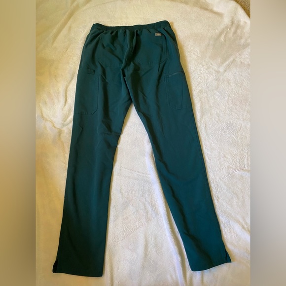 Figs Catarina caribbean blue top and Yola Skinny Scrub Pants set - Picture 6 of 8